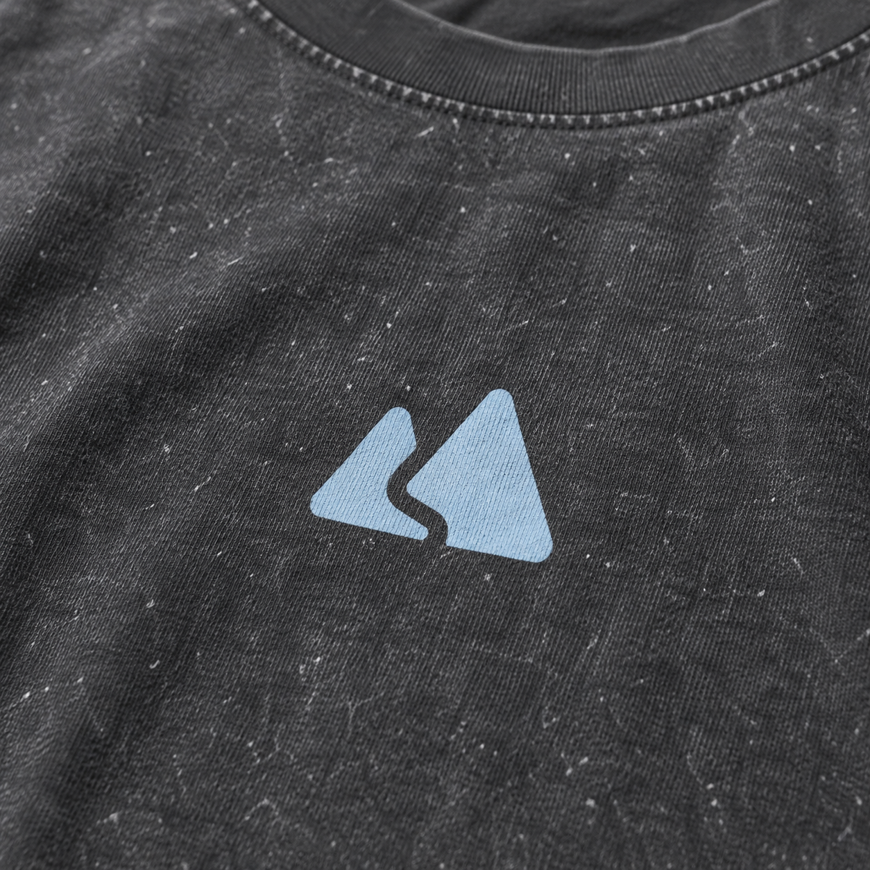Stride – T-Shirt mit überschnittener Schulter in verwaschenem Grau