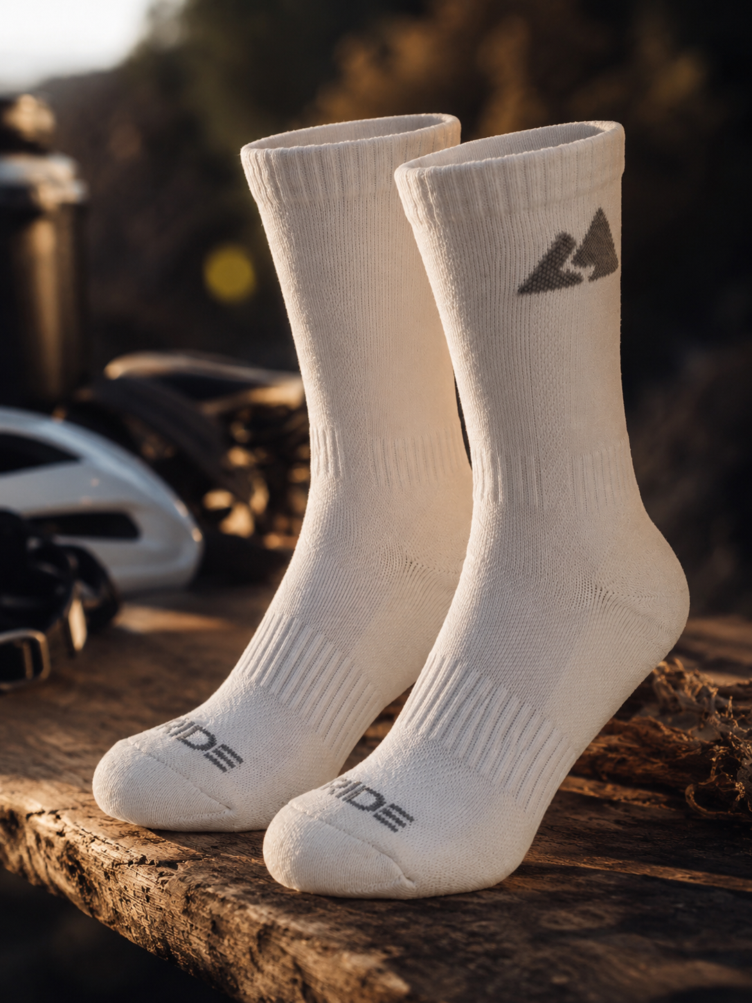 Hochwertige weiße Merino-Crew-Socken für Wandern, Aktivitäten und Laufen